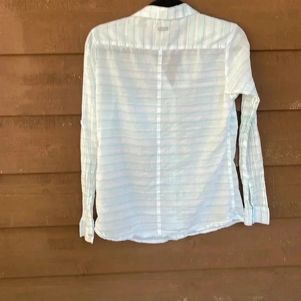 Columbia women’s aquamarine and white striped shirt size small - Picture 3 of 6